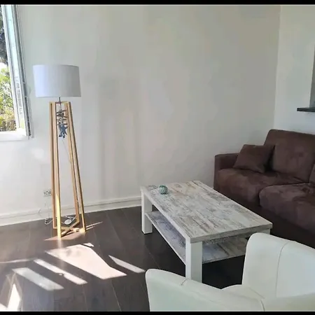 Maisonnette Saint Clair, La Vie Est Belle! * Сет